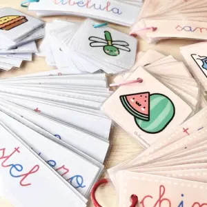 Llaveros de vocabulario ESTACIONES con colores Montessori y botones Ruleta IKEA